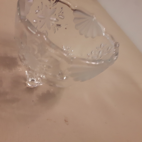 Small round clear glass serving candy dish - Picture 4 of 8